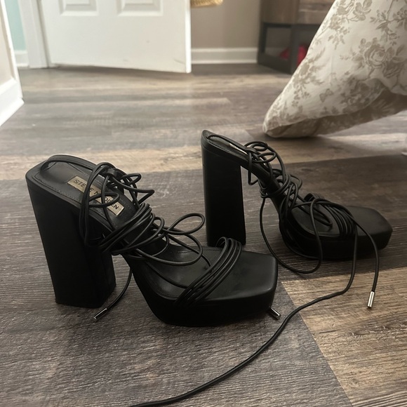 Steve Madden lace up heels - Picture 1 of 5